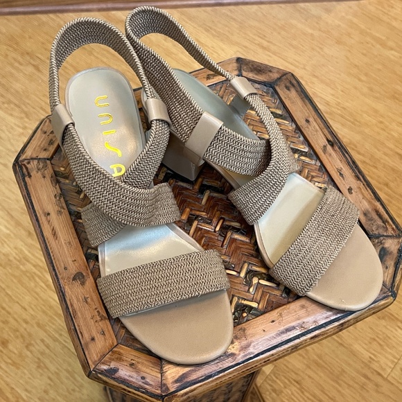 Unisa Women Stretch Strap Slipon. Block Heel Sandal Size 8.5 - Picture 7 of 12